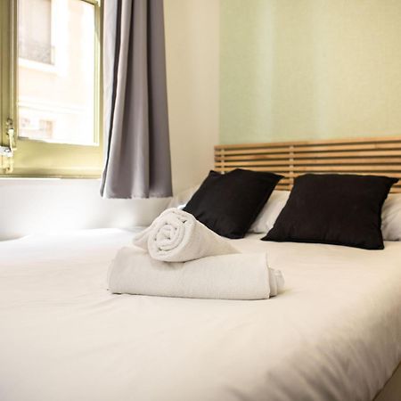 Urbany Hostel Bcn Go! Barcelona Bagian luar foto