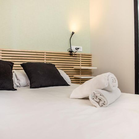 Urbany Hostel Bcn Go! Barcelona Bagian luar foto